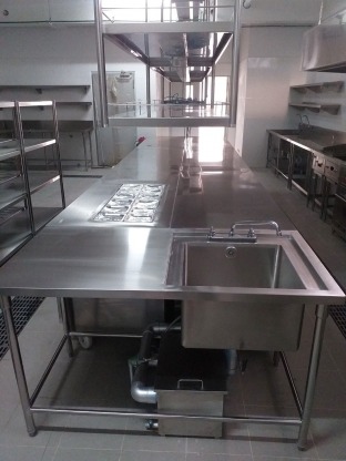 ผลิตโต๊ะครัวสแตนเลส - โรงงานผลิตเครื่องครัวสแตนเลส-คิท แอนด์ ฟู้ดส์ เซอร์วิส